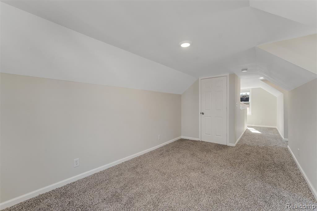 19168 Berden, Grosse Pointe, MI 48236 — Photo 19