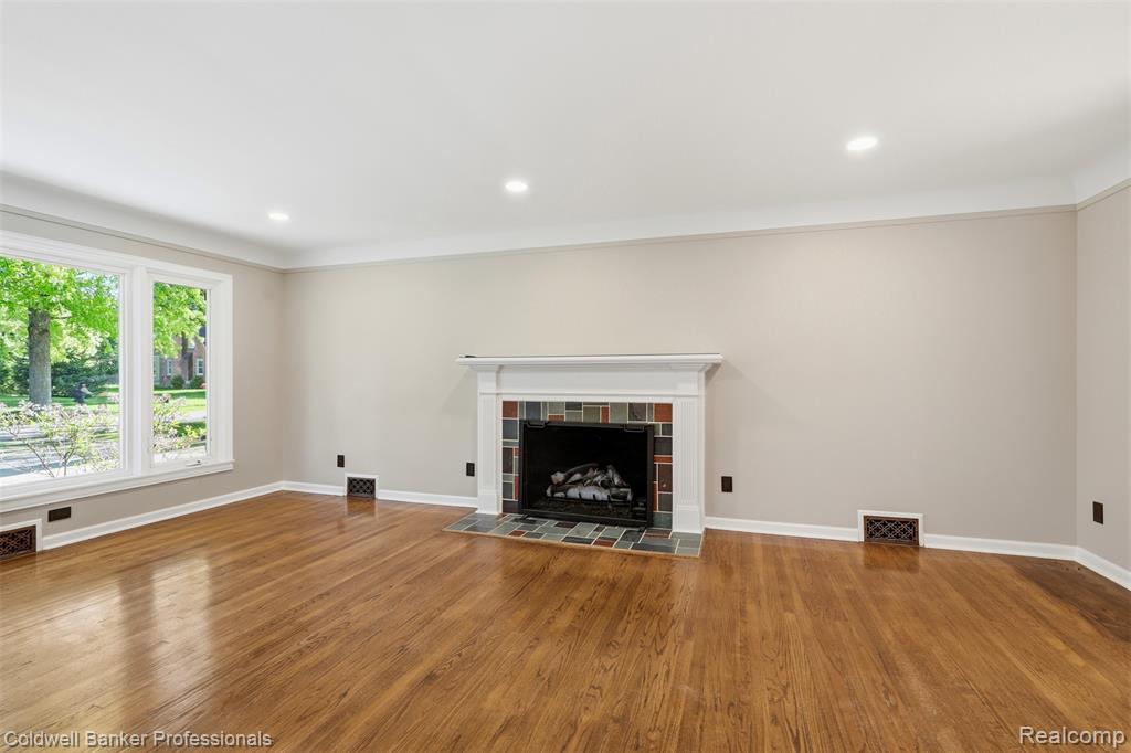 18761 Dolores Avenue, Lathrup Village, MI 48076 — Photo 6