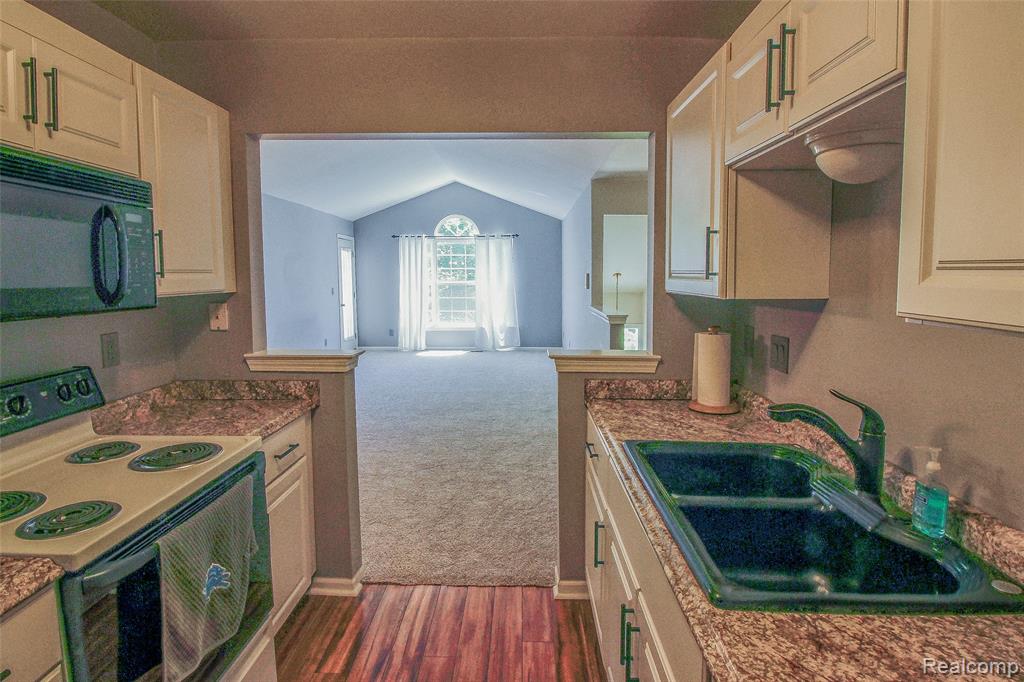 56501 Chesapeake Trail, 57, Utica, MI 48316 — Photo 18
