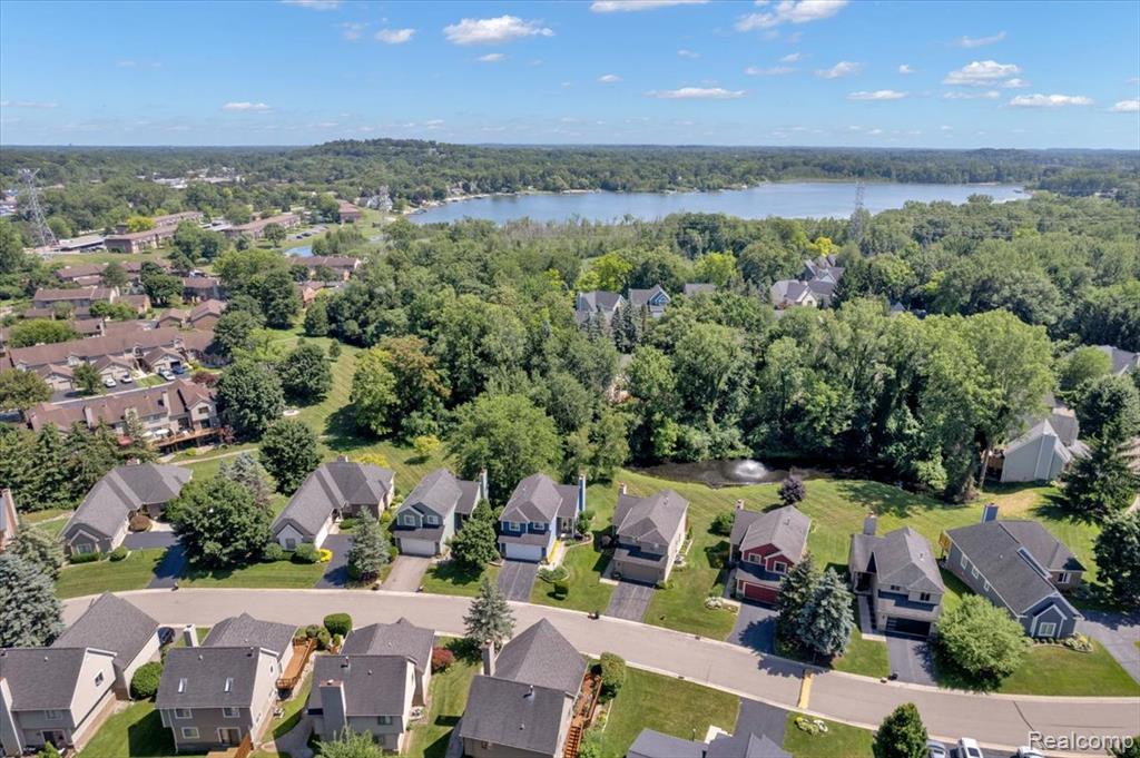 5612 Northcrest Crossing, Clarkston, MI — Photo 37