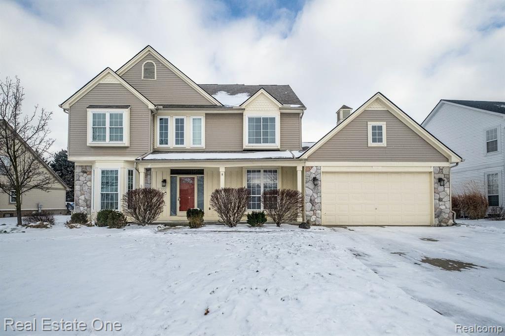 1092 CHESTNUT Lane, South Lyon, MI 48178 — front exterior
