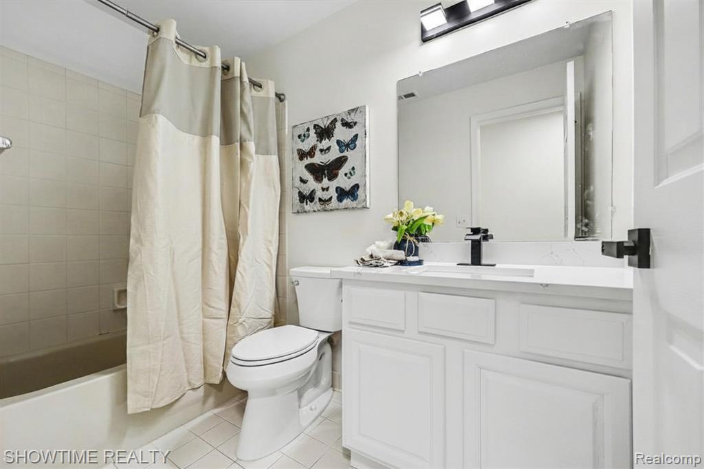 8568 Heywood Circle, Sterling Heights, MI 48312 — Photo 23