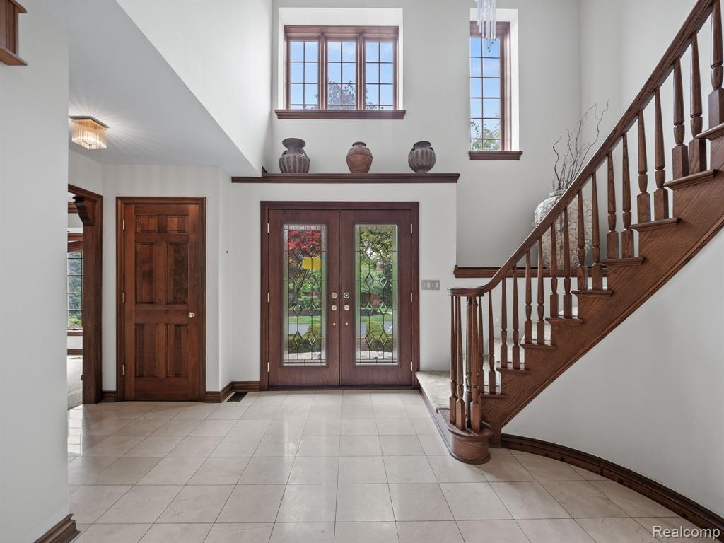 4932 SUSANS Way, Bloomfield Hills, MI 48302 — Photo 8