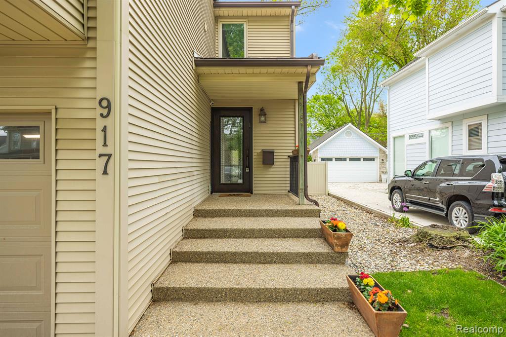 917 HUMPHREY Avenue, Birmingham, MI 48009 — Photo 3
