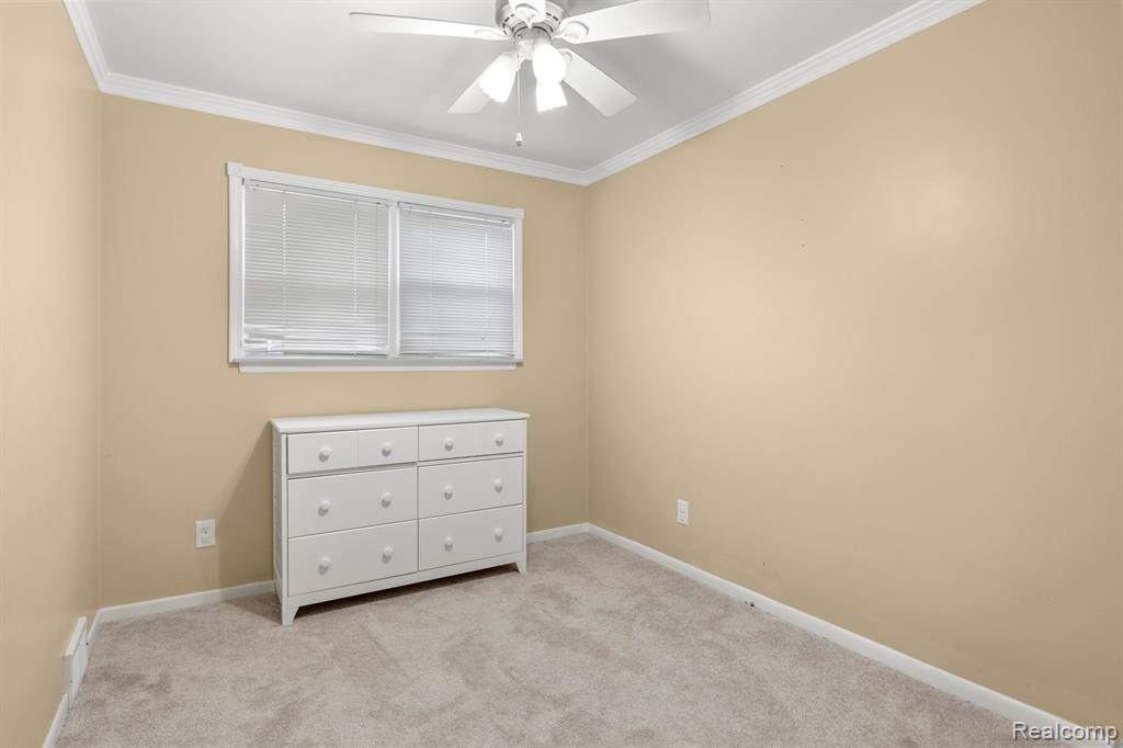 6483 N SILVERY Lane, Dearborn Heights, MI 48127 — Photo 15