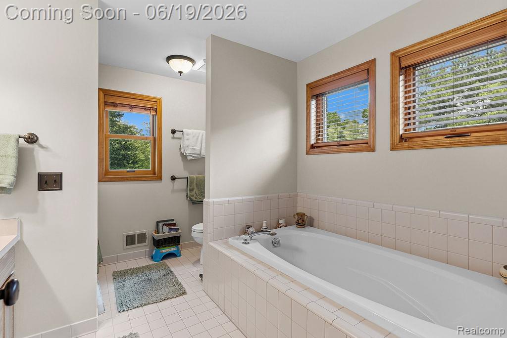 2867 Iris Lane, Hartland, MI 48353 — Photo 22