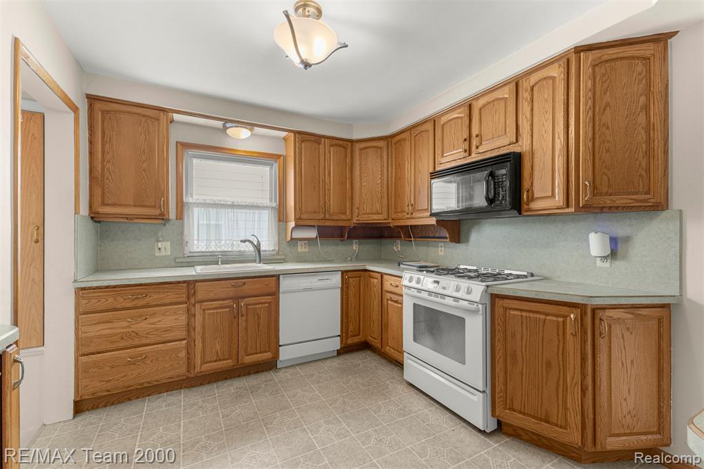 4028 18th Street, Wyandotte, MI 48192 — Photo 12
