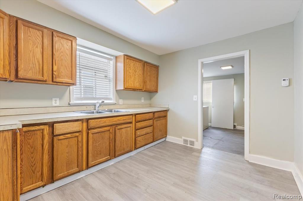6808 Fisher Avenue, Warren, MI 48091 — Photo 12
