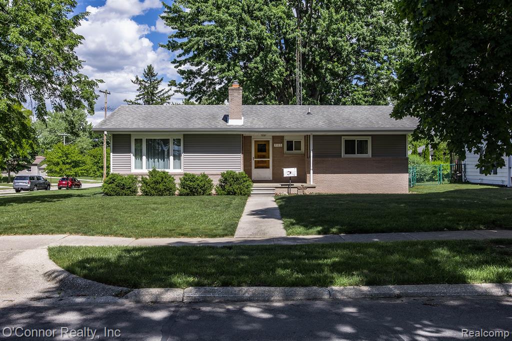 905 Virginia Avenue, Marysville, MI 48040 — Photo 2