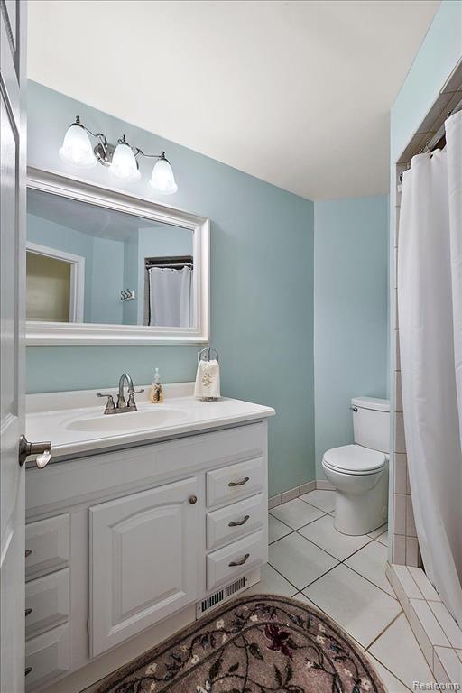 16 S NORTH SHORE Drive, Lake Orion, MI 48362 — Photo 36