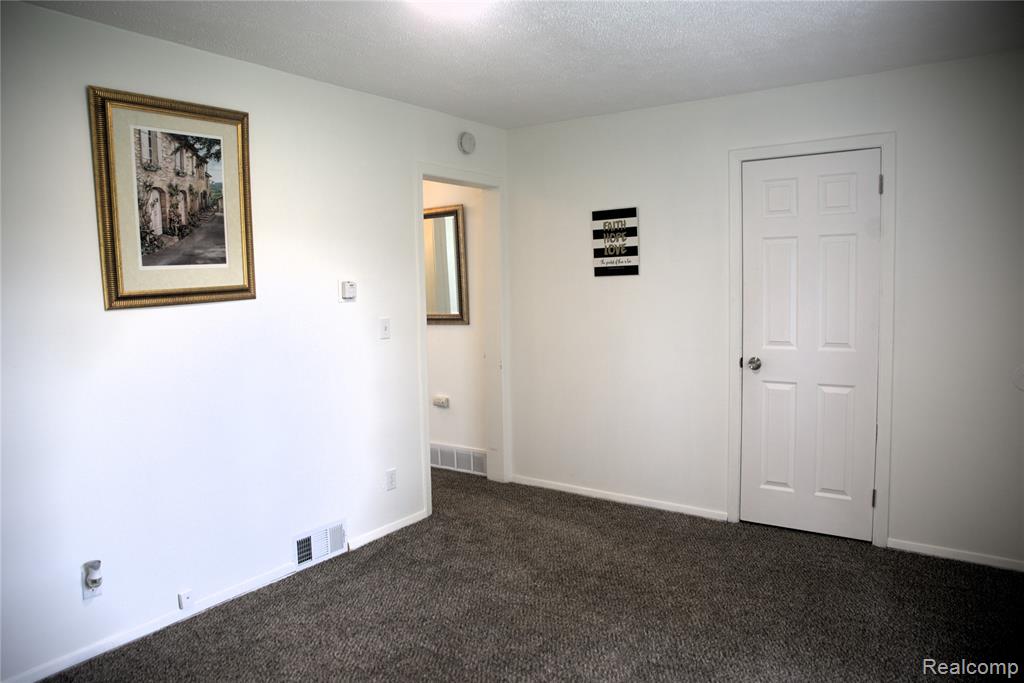 4006 Milton Drive, Flint, MI 48507 — Photo 2