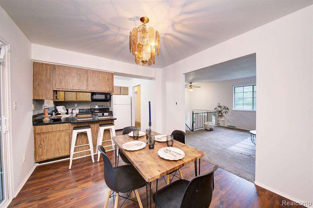5221 VAN WINKLE Street, Brighton, MI 48116 — Photo 9