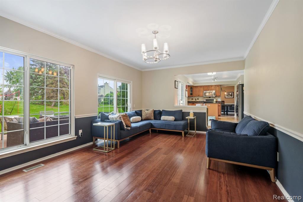 5472 CHARRINGTON, West Bloomfield, MI 48324 — Photo 14