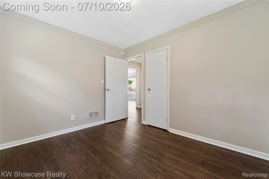 9370 Gillman Street, Livonia, MI 48150 — Photo 35