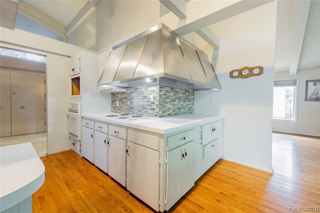 472 Riverside Drive, Wyandotte, MI 48192 — Photo 12