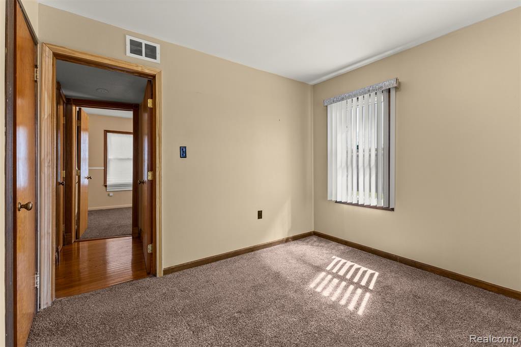 4903 Bedford Street, Dearborn Heights, MI 48125 — Photo 17