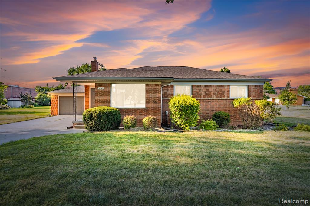 8527 Metropolitan Parkway, Sterling Heights, MI 48312