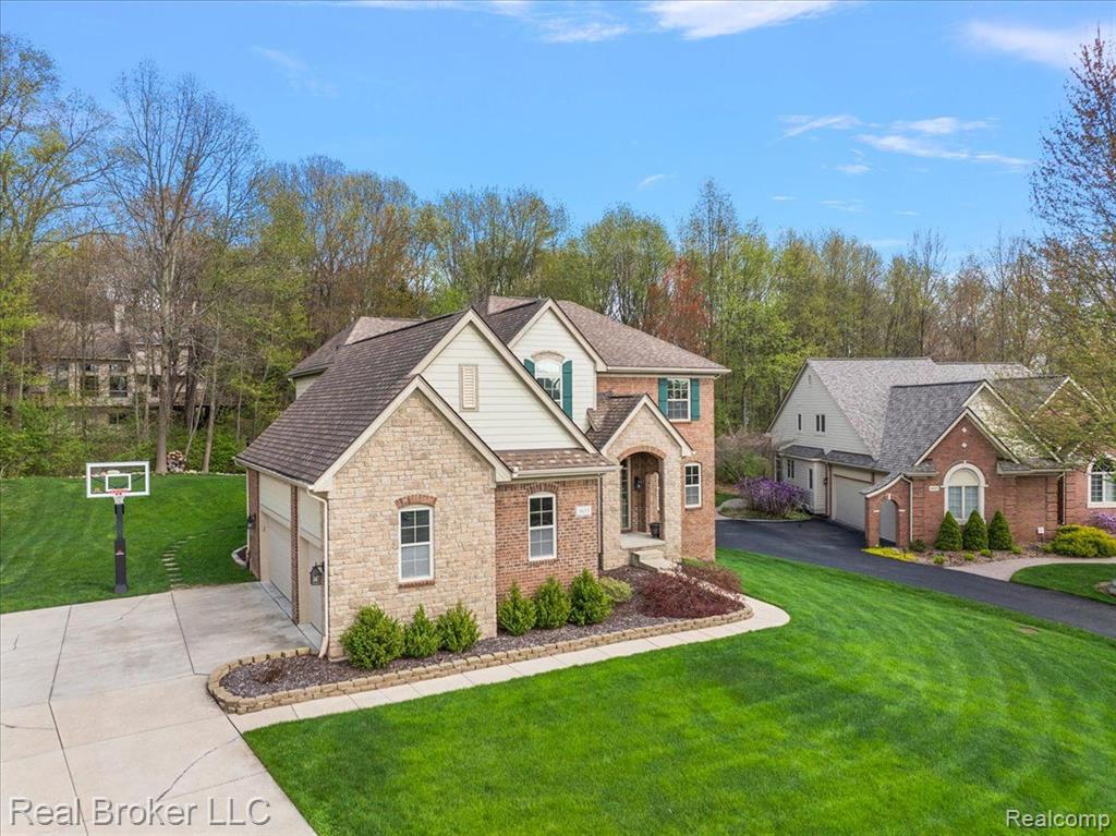 5633 GOLF POINTE Drive, Clarkston, MI 48348 — Photo 12