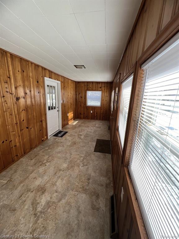 697 E ANNABELLE Avenue, Hazel Park, MI 48030 — Photo 3