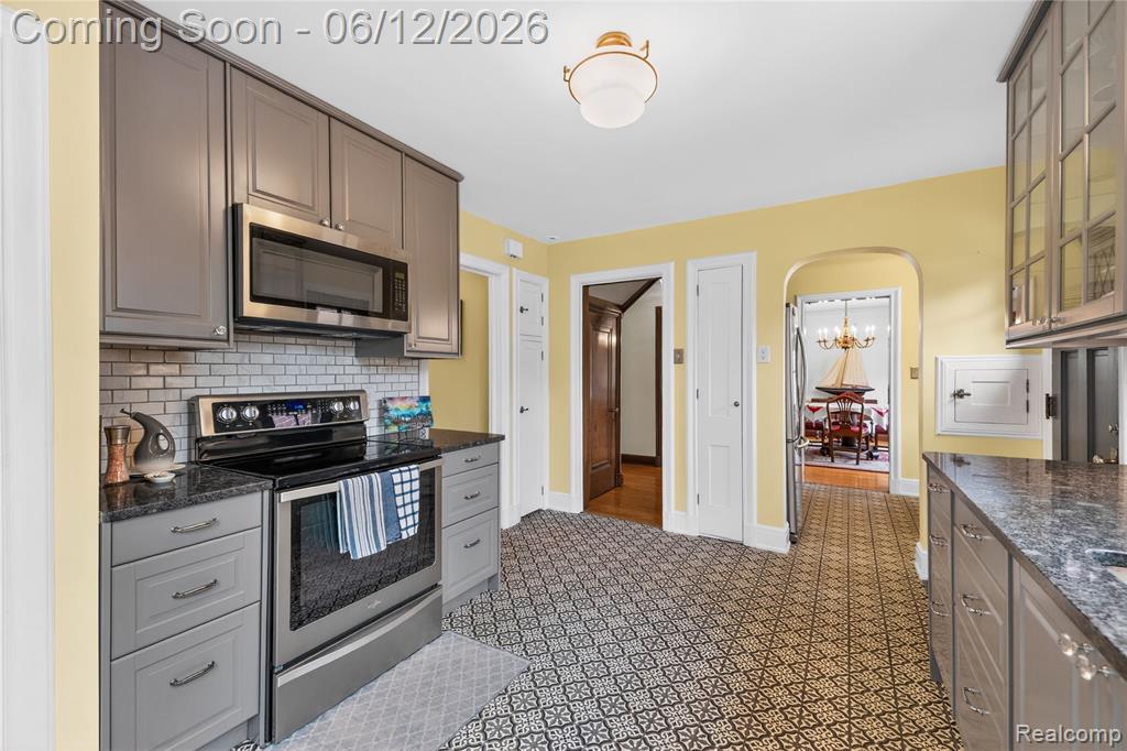 120 Superior Boulevard, Wyandotte, MI 48192 — Photo 13