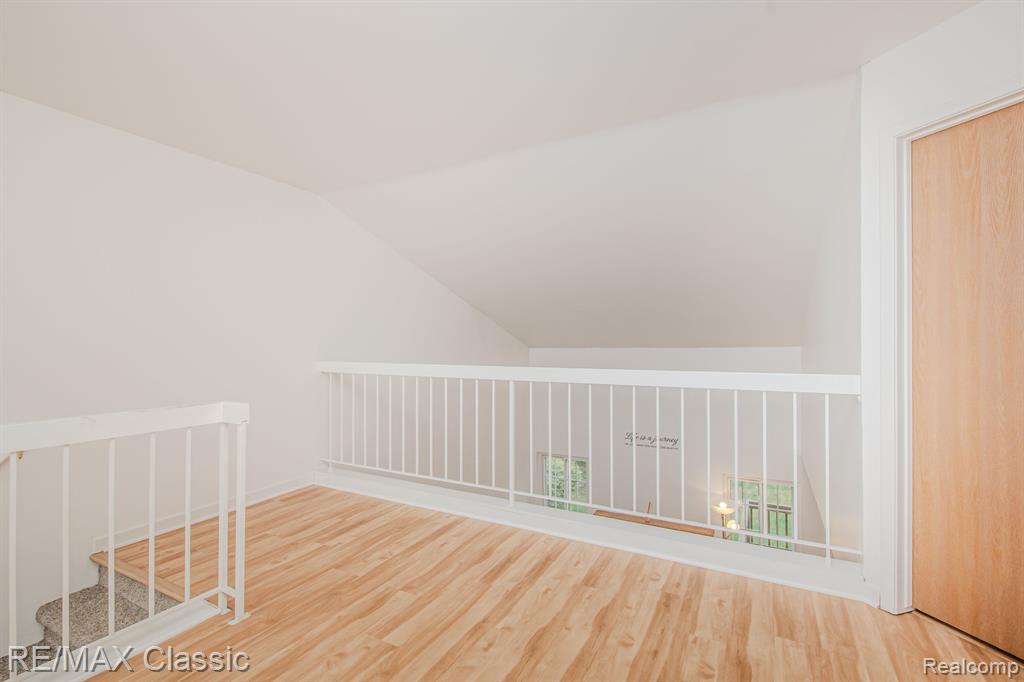 514 WINWOOD Circle, Walled Lake, MI 48390 — Photo 15