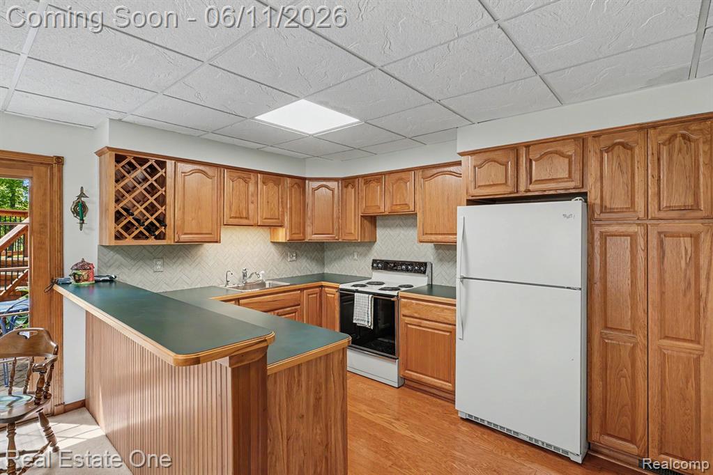 2958 Pine Needle Drive, White Lake, MI 48383 — Photo 32