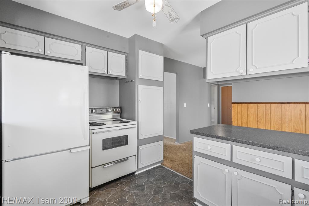33622 Bock Street, Garden City, MI — Photo 21