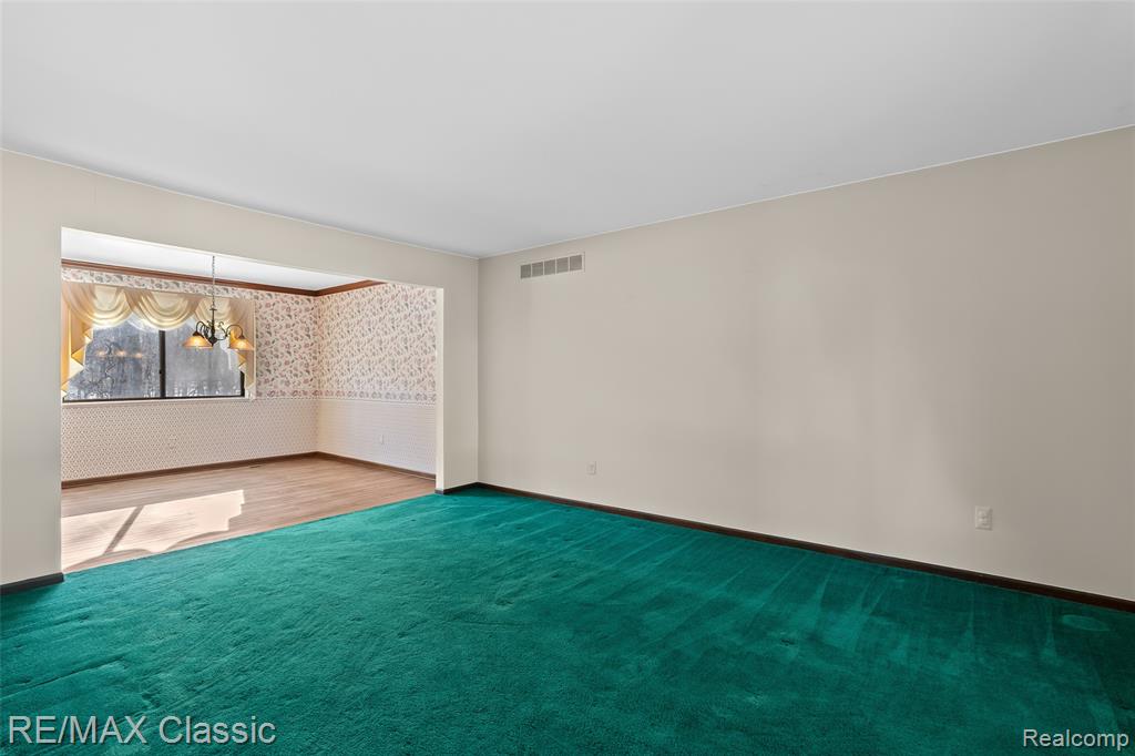 6313 Kiev Street, West Bloomfield, MI 48324 — Photo 9