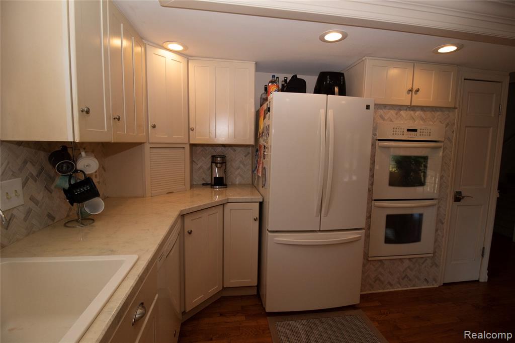 4705 LONSBERRY Road, Columbiaville, MI 48421 — Photo 3