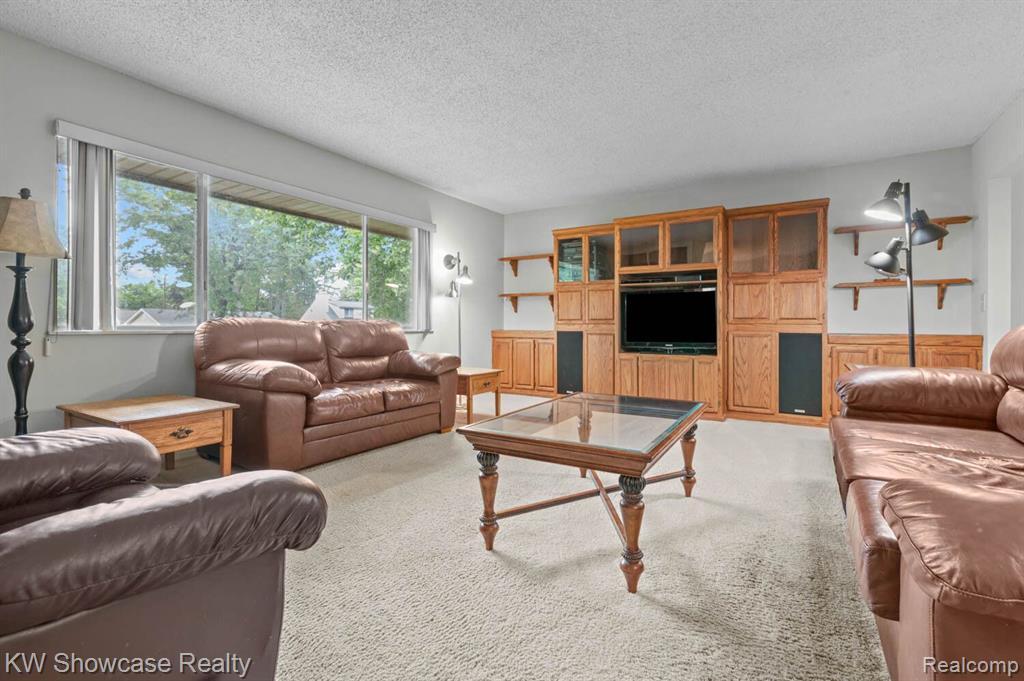 7675 VISGER Avenue, Waterford, MI 48329 — Photo 7