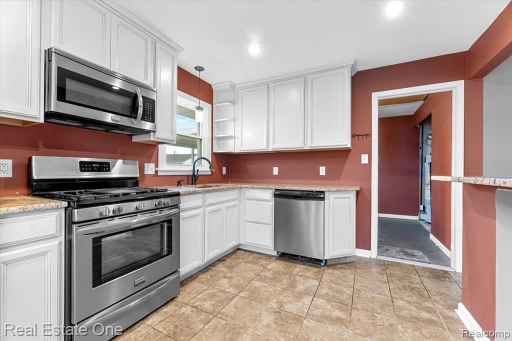 18216 Wendy Court, Riverview, MI 48193 — Photo 7