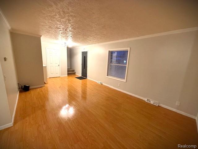 836 E Elza Avenue, Hazel Park, MI 48030 — Photo 15