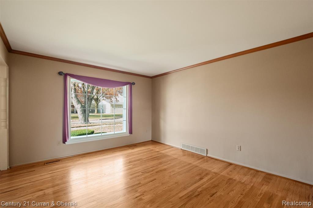 19419 Coachwood Road, Riverview, MI 48193 — Photo 8