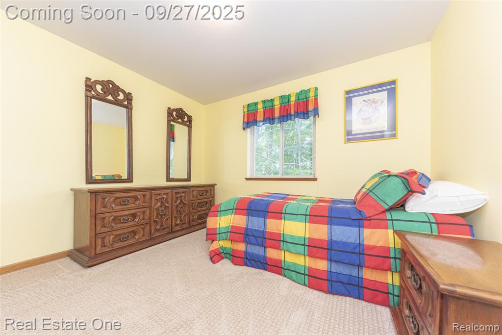 704 Grand Court, South Lyon, MI 48178 — Photo 24