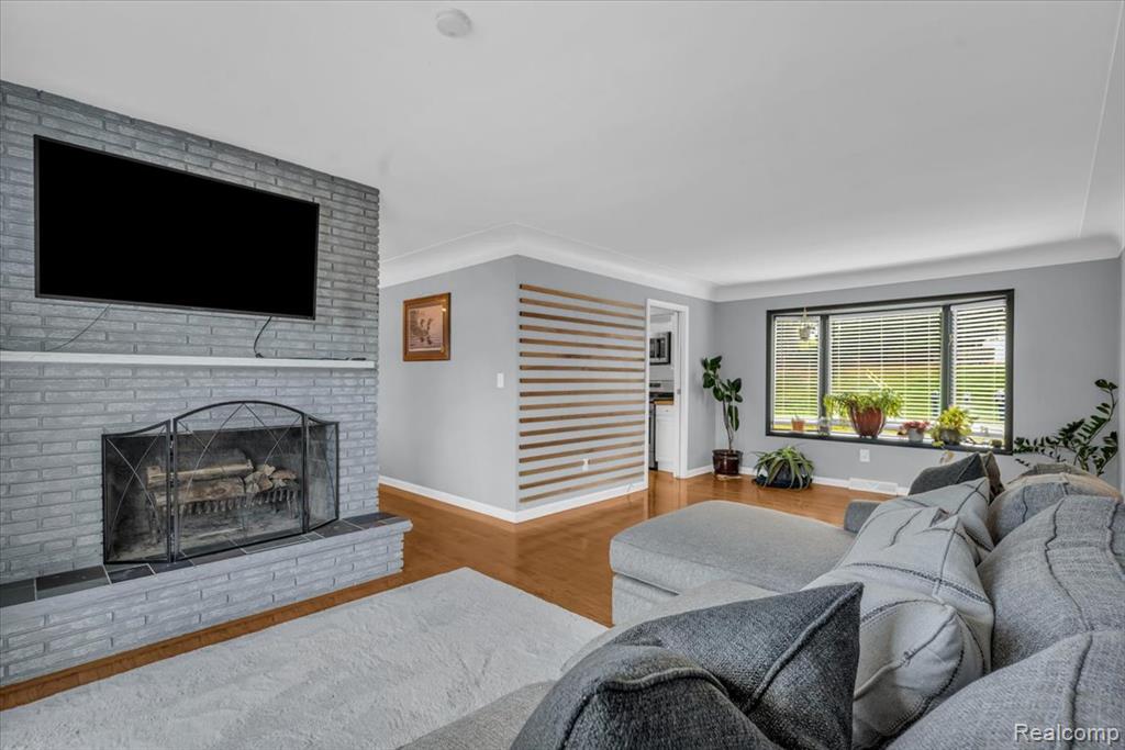 6710 Laurelton, Clarkston, MI — Photo 9