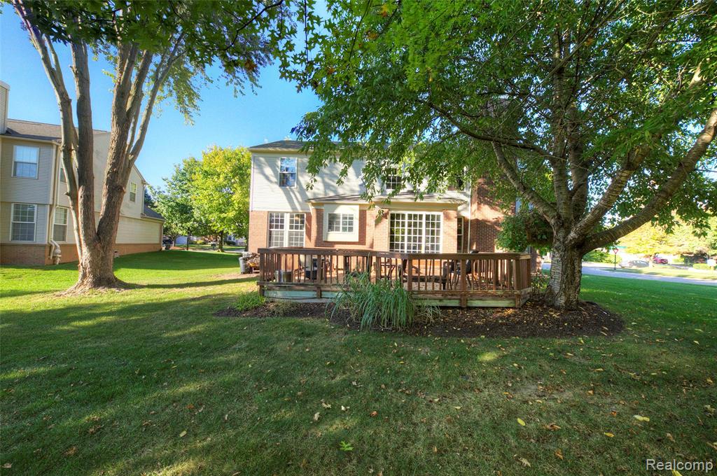 702 Westhills Drive, South Lyon, MI 48178 — Photo 8