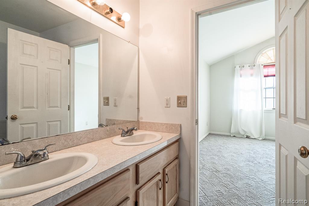 45293 HORSESHOE Circle, Canton, MI 48187 — Photo 48