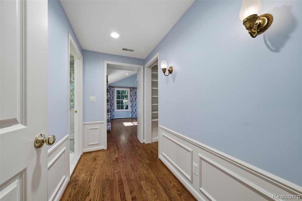 1019 N Cranbrook Road, Bloomfield, MI 48301 — Photo 15