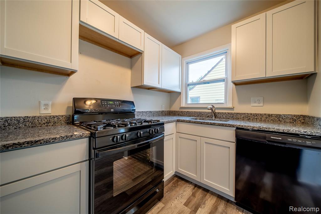438 Ford Boulevard, Lincoln Park, MI 48146 — Photo 12