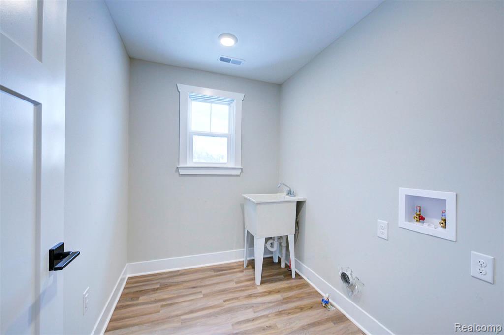 676 ROUND ROCK DR, Howell, MI 48843 — Photo 28