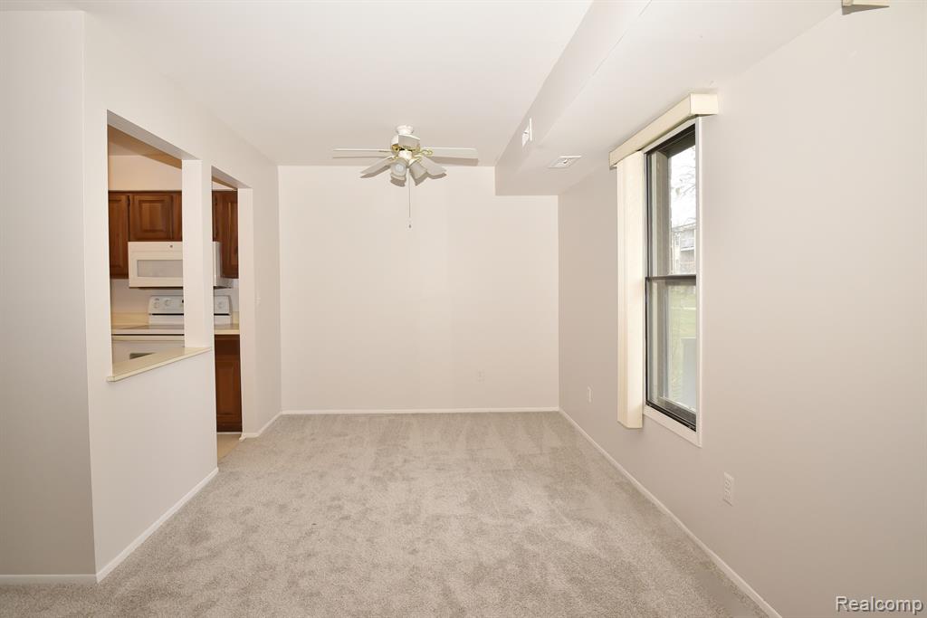 30475 W 14 Mile Rd, 74, Farmington, MI 48334 — Photo 8