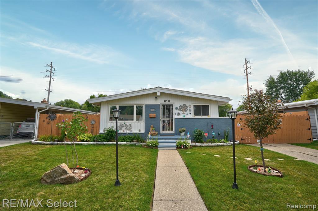 818 McKeighan Avenue, Flint, MI 48507
