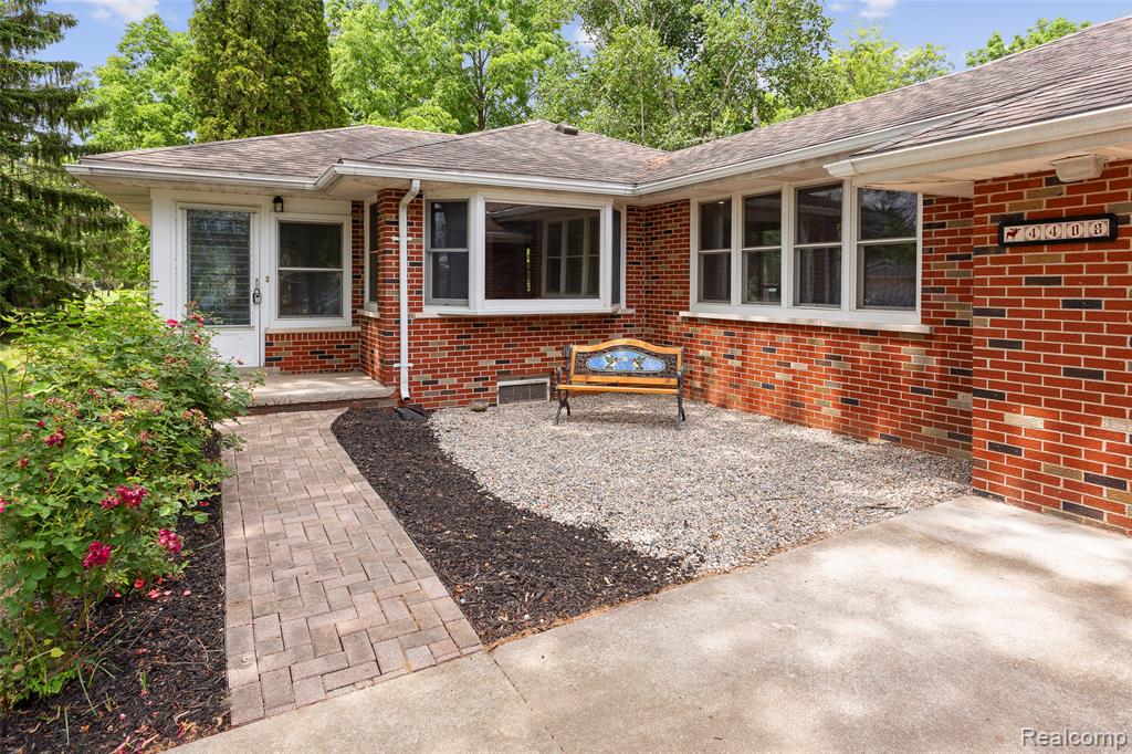 4408 S Lake Drive, Newport, MI 48166 — Photo 5