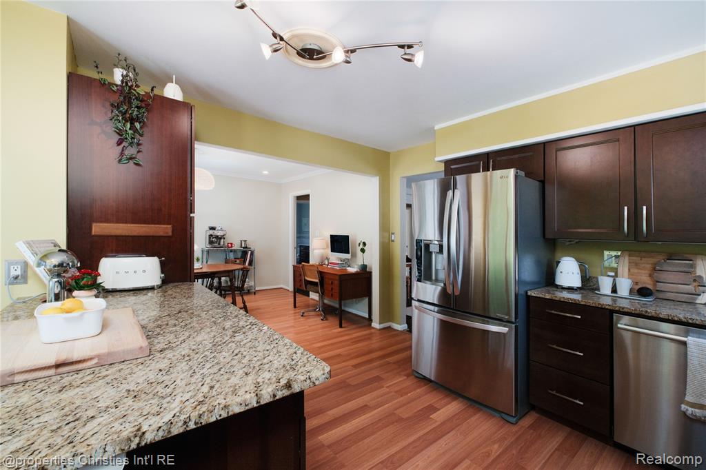 4228 Rosewold Avenue, Royal Oak, MI 48073 — Photo 12