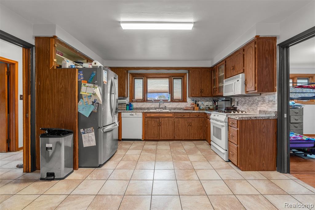 413 Kings Highway, Lincoln Park, MI 48146 — Photo 12