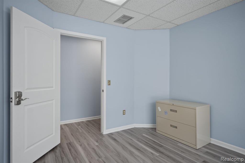 940 W AVON Road, Rochester Hills, MI 48307 — Photo 21