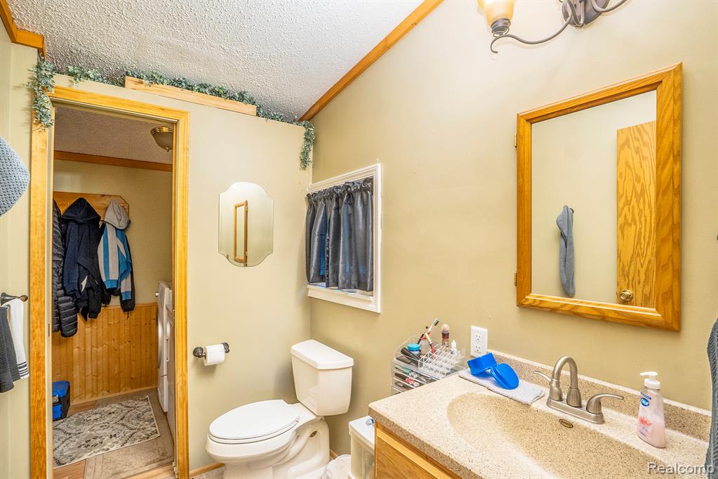 9445 E Lehring Road, Durand, MI 48429 — Photo 15