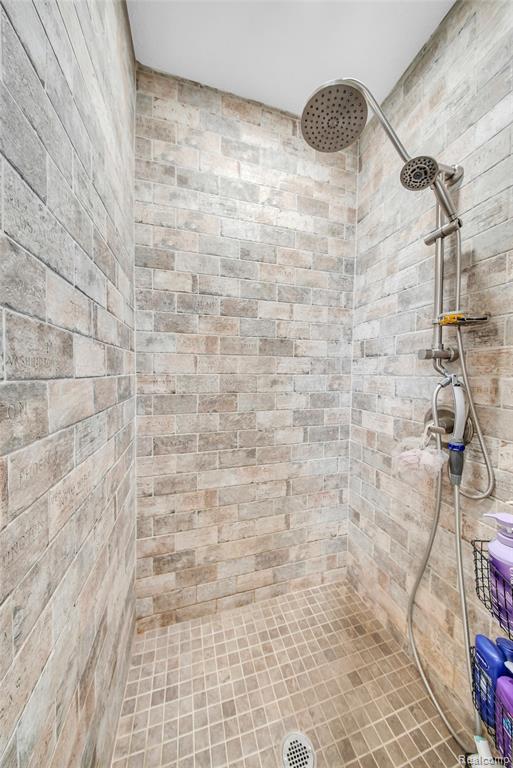 130 Whites Court, Houghton Lake, MI, 48629