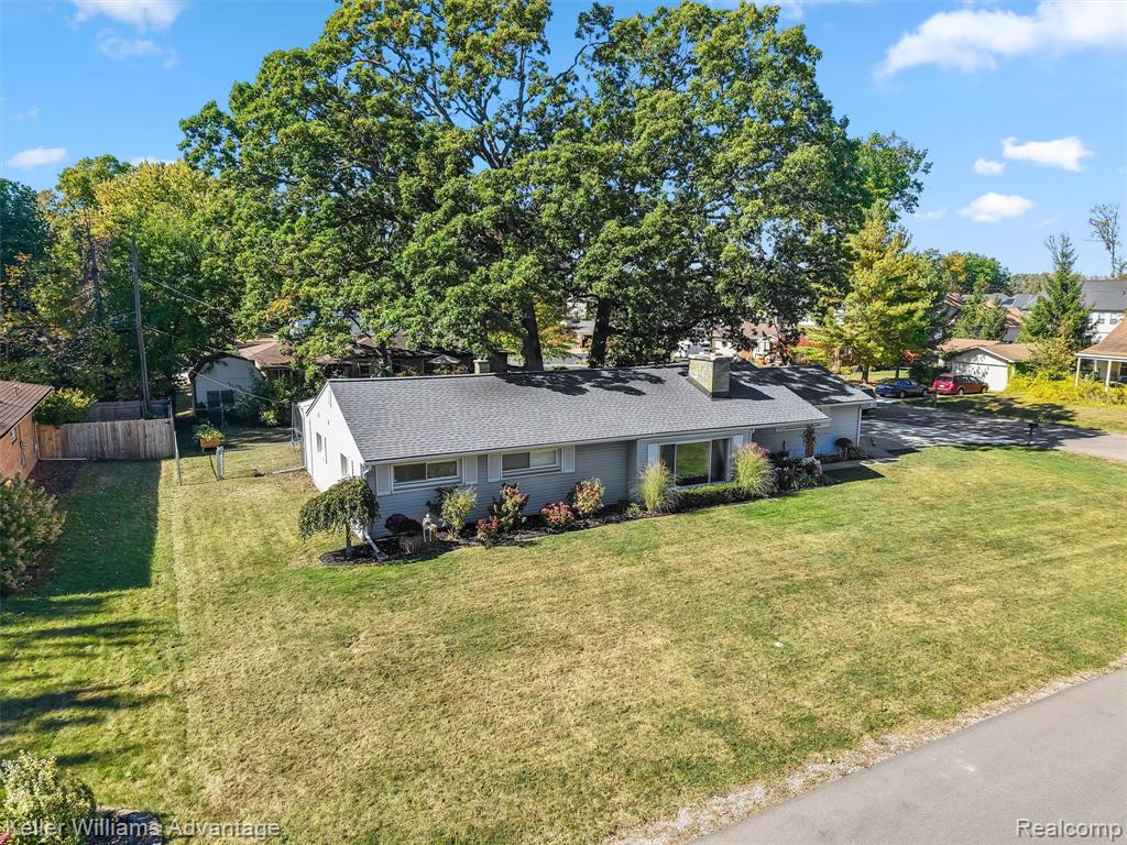 671 E Crest Lane, South Lyon, MI 48178 — Photo 37