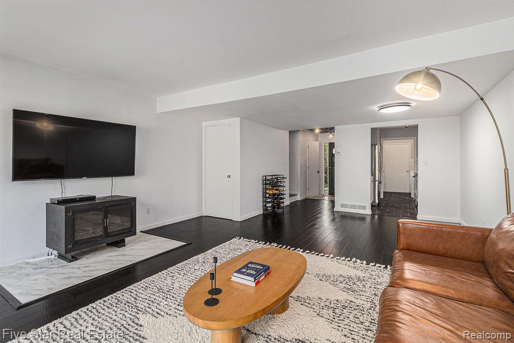 3171 Lakehaven Drive, Ann Arbor, MI 48105 — Photo 8